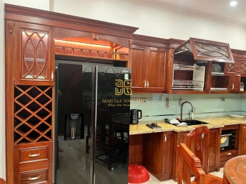 TỦ BẾP GỖ TỰ NHIÊN ĐẲNG CẤP